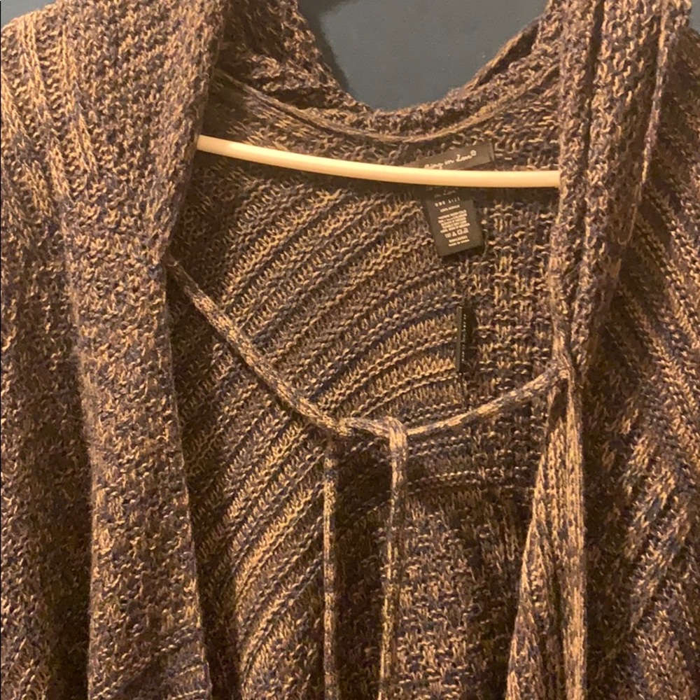 Worn once.  Very cute with leggings.